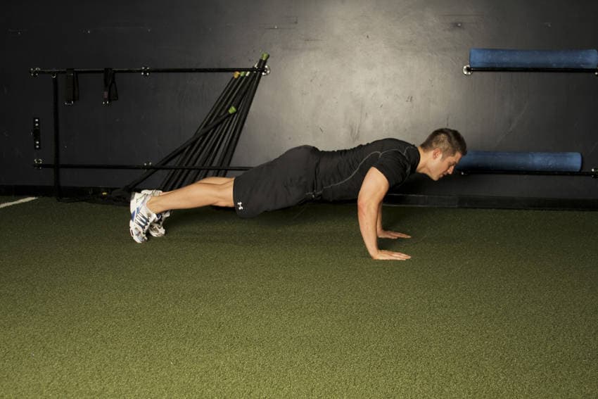 Plyometric push-up, position 2